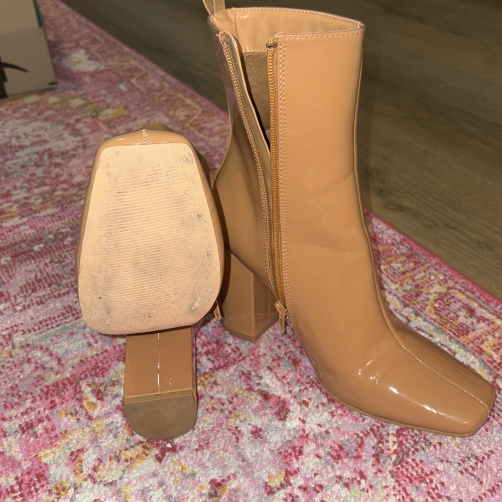 Lulu’s Boots - Picture 3 of 3